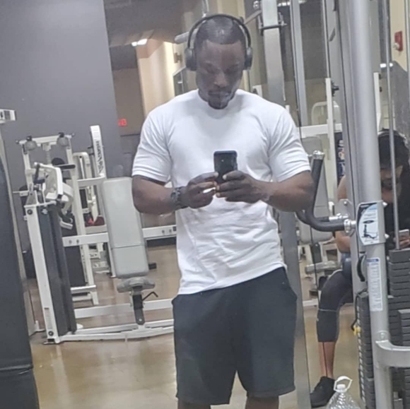 Meet your Posher, Lee - Picture 2 of 2